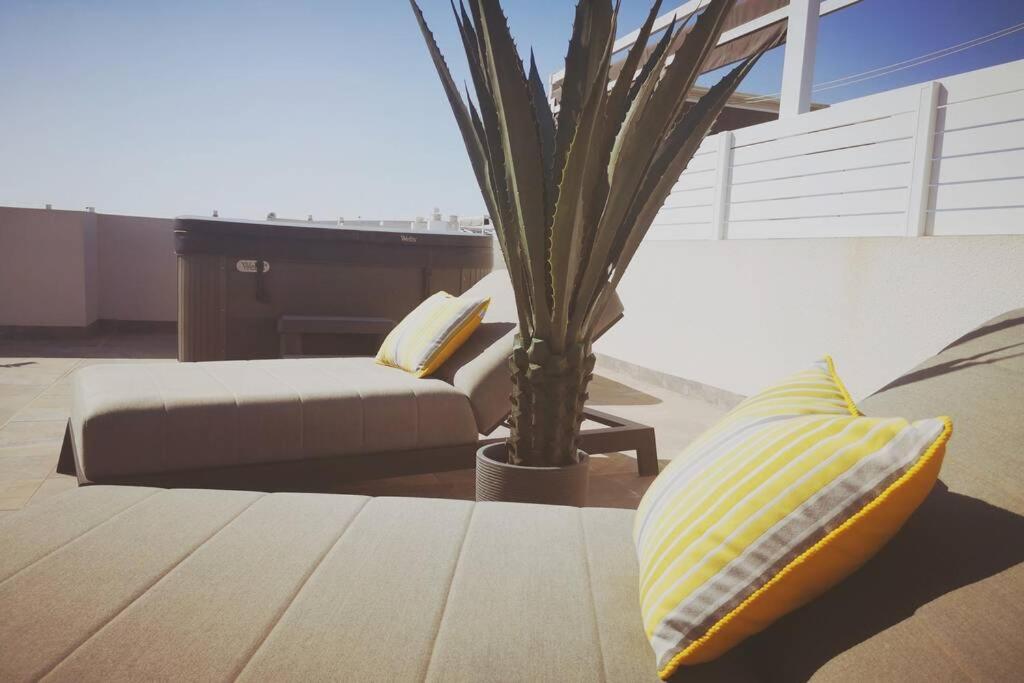 Black Sun. Modern Penthouse In Torrevieja Exterior foto